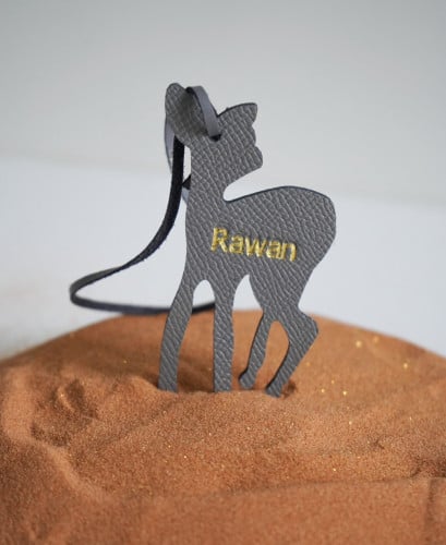 تعليقة جلديه غزال