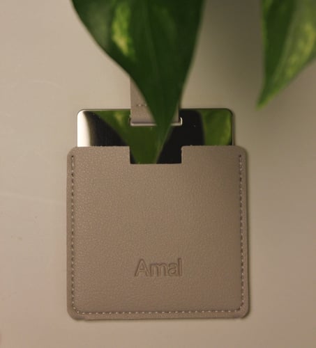 مرآه مع كتابة الاسماء وتصميم خاص بك