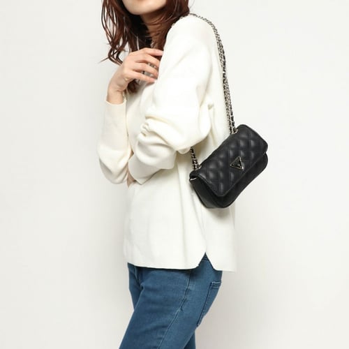 شنطة نسائية من قيس