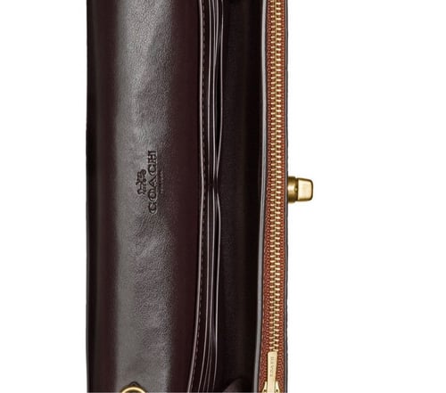 شنطة نسائية من كوتش