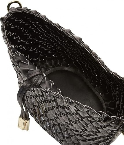 شنطة نسائية من كالفن كلاين