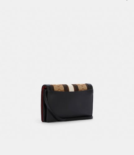 شنطة نسائية من كوتش