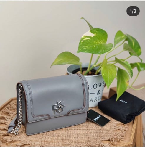 شنطه نسائية من دكني