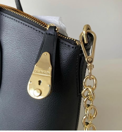 شنطة نسائية من كالفن كلاين اسود