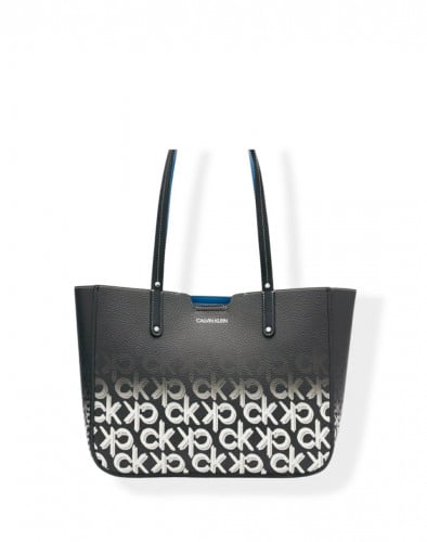شنطة نسائية من كالفن كلاين