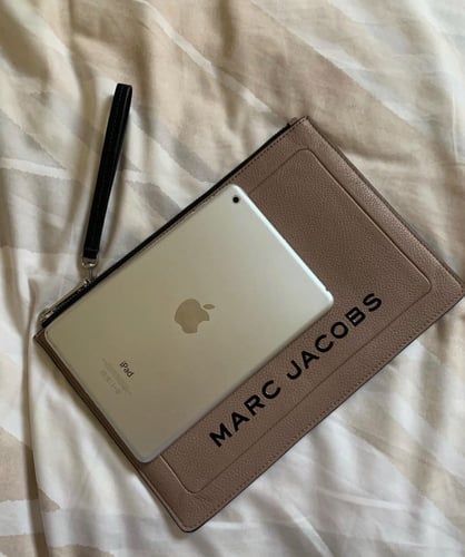 باوتش من مارك جاكوبس