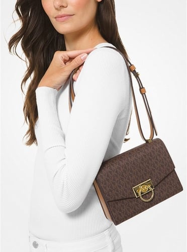 شنطة نسائية من مايكل كورس