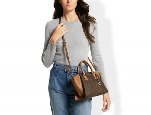 شنطة نسائية من مايكل كورس