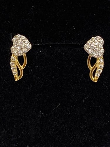 حلق ‏تصميم الماس موديل راقي عيار 18