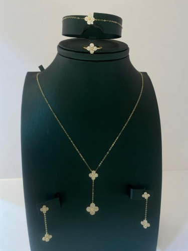 طقم تصميم الماس عيار 18