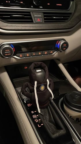 بلوفر للقير شعار النصر