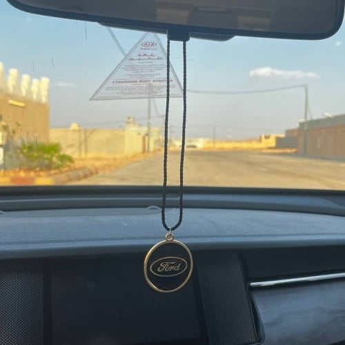 تعليقة ( فورد ) ذهبي