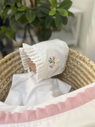 طقم مواليد بتصميم ورد بدون البطانيه