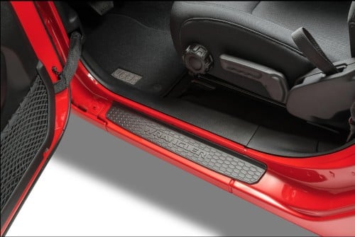 عتبات 2 باب رانجلر 2018 - 2025