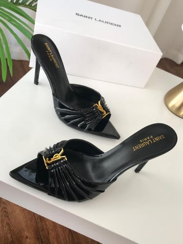 كعب سان لوران