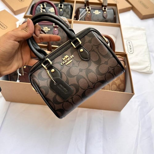 كوتش مقاس صغير