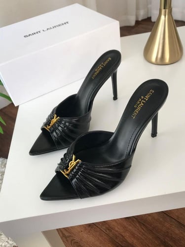 كعب سان لوران