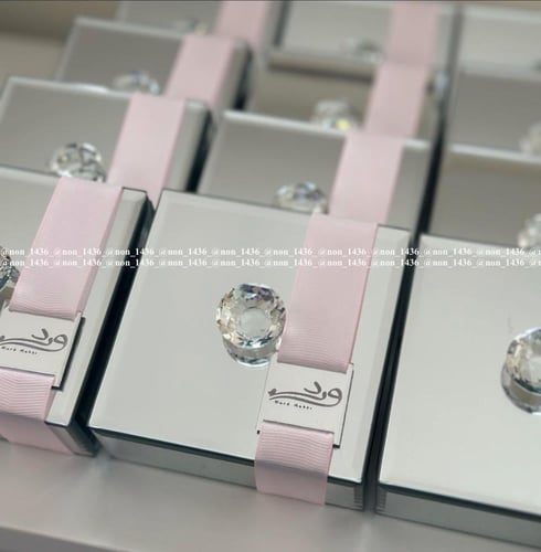 بوكس مجوهرات كريستال مع الاسم