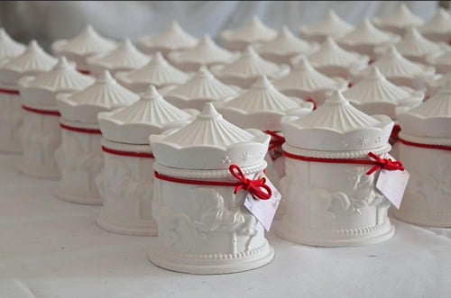 علب كاروسيل الأحصنة مع الثيم