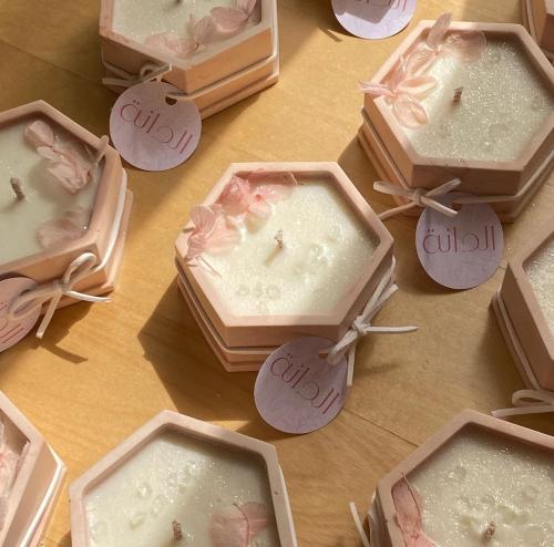 شموع حجر مع طباعة اللوقو