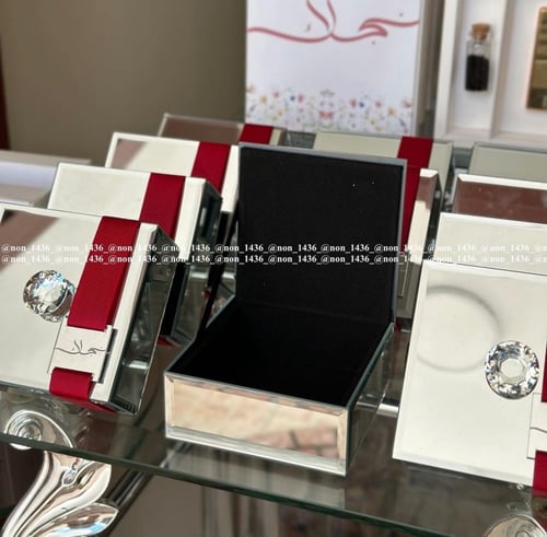 بوكس مجوهرات كريستال مع الاسم