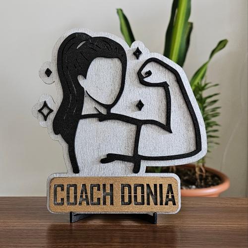 ستاند تخرج خشبي 2026