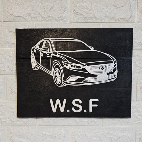 لوحة خشبية بتصميم بارز( سيارة)