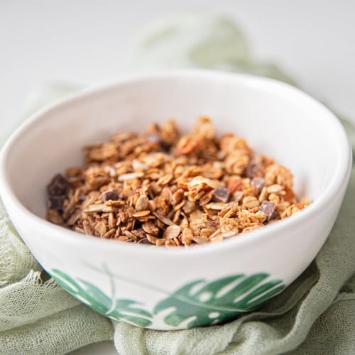 جرانولا بالشوكولاتة الداكنة وملح البحري - Dark Cho...