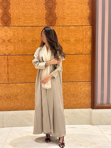 عبايه النخله بيج