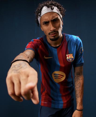 تيشيرت برشلونه الأساسي 2027