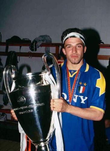 تيشيرت يوفنتوس 1996