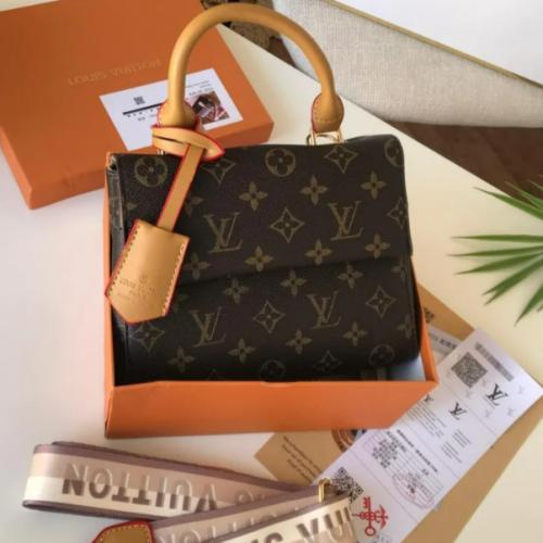 حقيبة لويس فيتون كلوني بتصميم كروس بودي