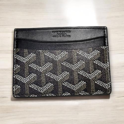 محفظه بطاقات من براند قو يارد