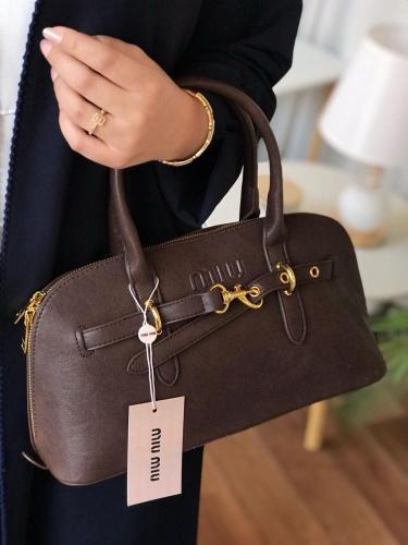 شنطة يد ميو ميو