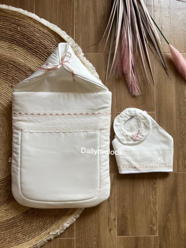 مدس بناتي مع اللفه والقبعه الدائريه