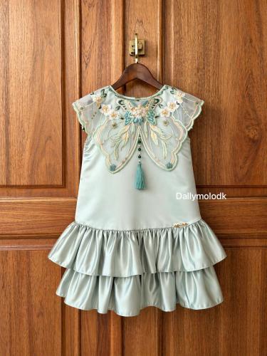 فستان من 6_10 سنوات