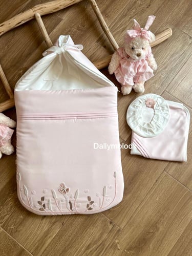 مدس شك يدوي وردي مع اللفه والقبعه الدائريه