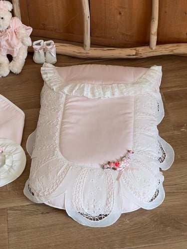 مفرش مع اللفه والقبعه الدائريه