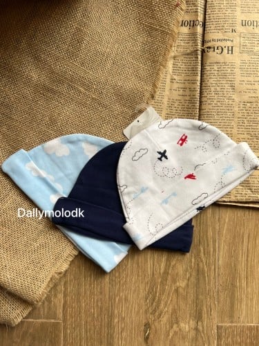 طقم ثلاث قبعات