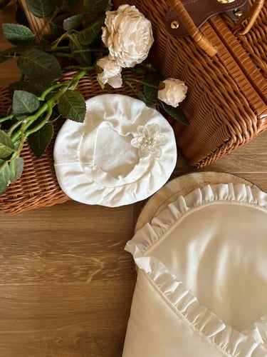 مهاد أمريكي اوف وايت مع القبعة