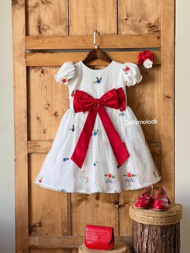 فستان 3-7 سنوات بدون الملحقات