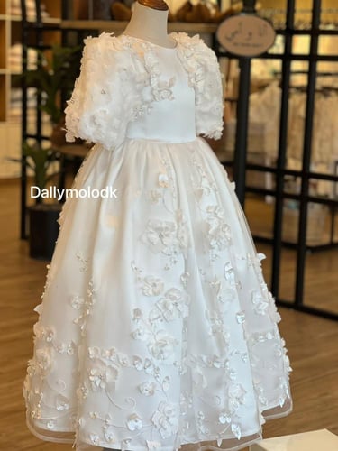 فستان ابيض شك وتطريز يدوي من 5 - 8 سنوات