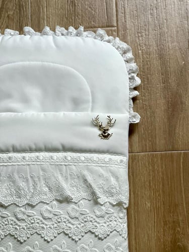 مدس اوف وايت مع اللفه والقبعه