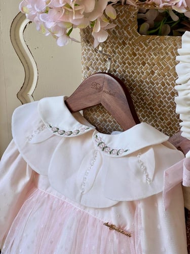 فستان 0-3 الى 1 سنه مع القبعه الفرنسيه