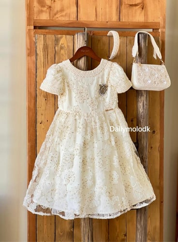 فستان من 3 الى 12 سنه بدون الملحقات