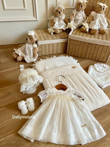 مدس محايد اوف وايت مع لفه والقبعة