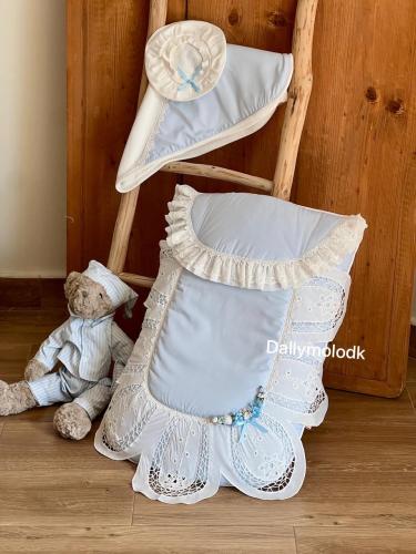 مفرش مع اللفه والقبعه الدائريه