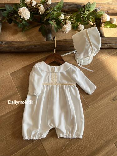 أفرول محايد أوف وايت مع القبعة الفرنسية