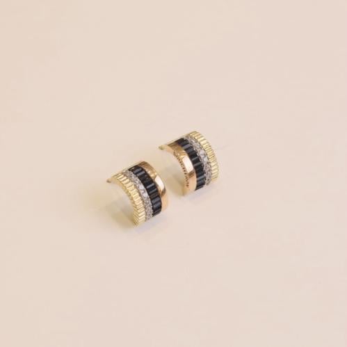 18 karat earring