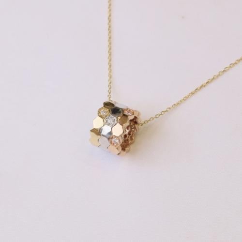 18 karat necklace
